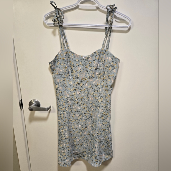 Garage Sundress - Picture 1 of 3